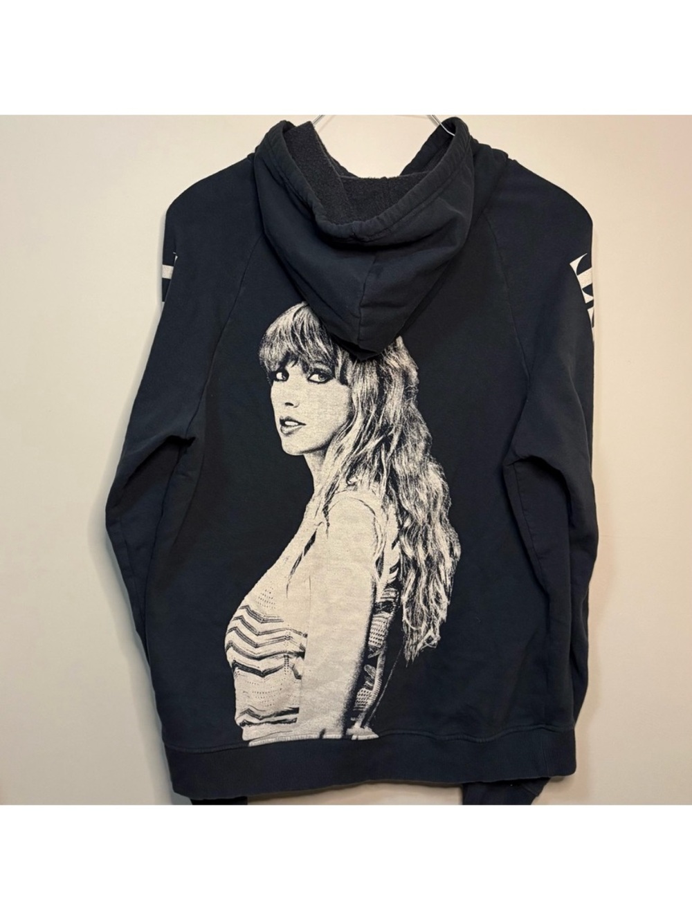 NWOT Taylor Swift Eras Tour Black Hoodie Sweatshirt in Women’s Size Medium